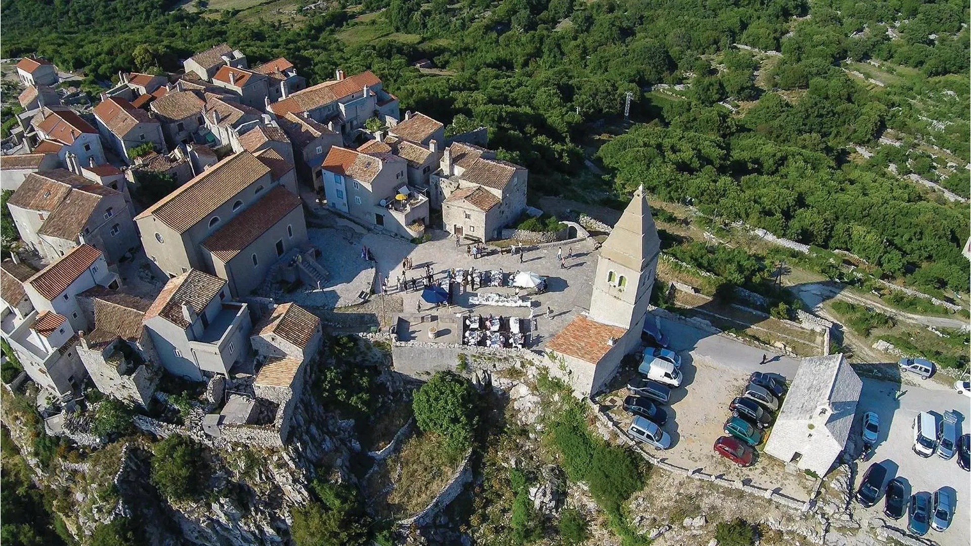 Gorgeous Apartment In Cres With Wifi 0*,