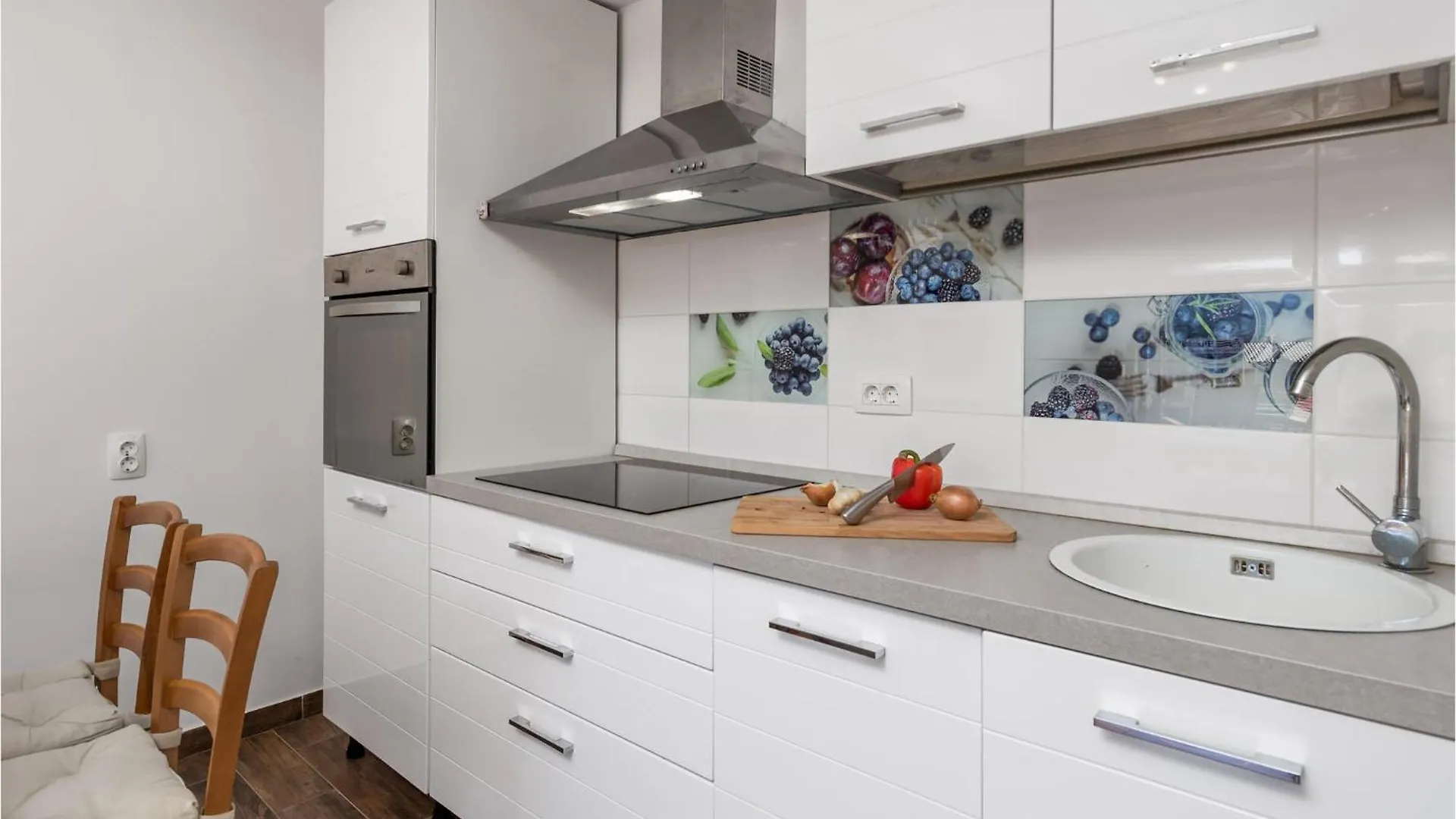 Gorgeous Apartment In Cres With Wifi